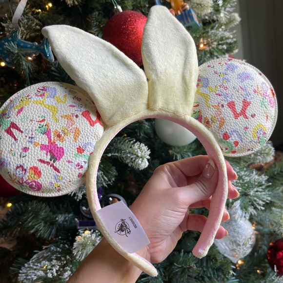 Minnie Ears Reigning Rabbits - Picture 3 of 7